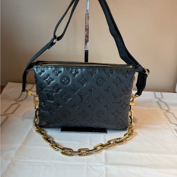Black Designer Shoulder Bag with Gold Chain - Picture 1 of 10